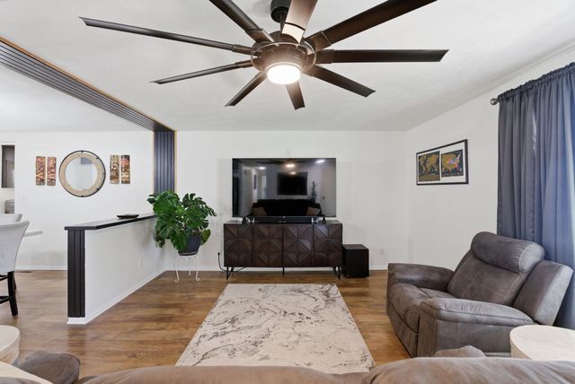 421 N Rose Hill Rd, Rose Hill, KS 67133