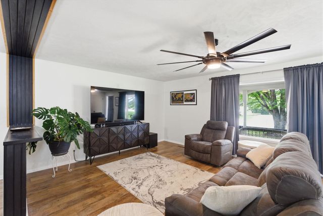 421 N Rose Hill Rd, Rose Hill, KS 67133
