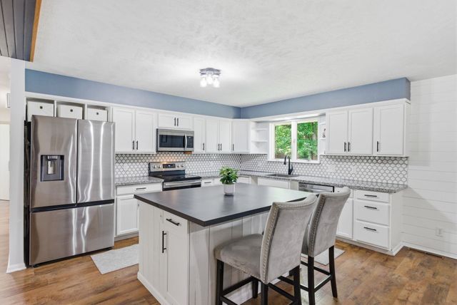 421 N Rose Hill Rd, Rose Hill, KS 67133