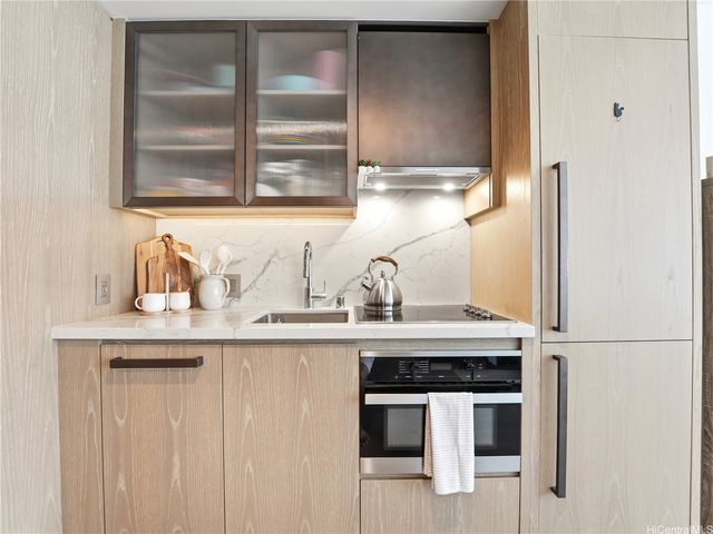 1000 Auahi Street 633, Honolulu, HI 96814