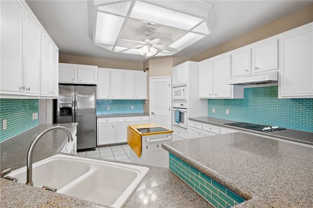 14106 Palo Seco Dr, Corpus Christi, TX 78418