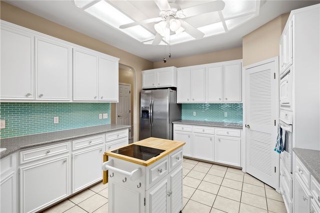 14106 Palo Seco Dr, Corpus Christi, TX 78418
