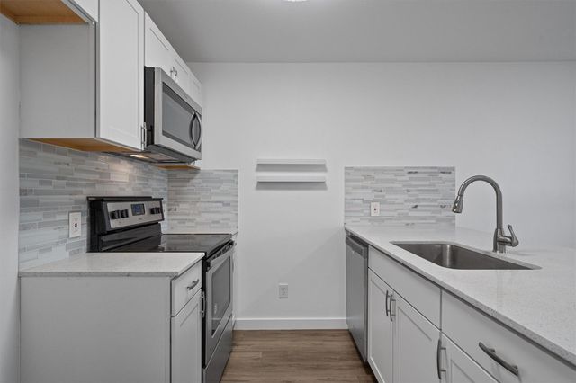 6409 Burns ST 304, Austin, TX 78752