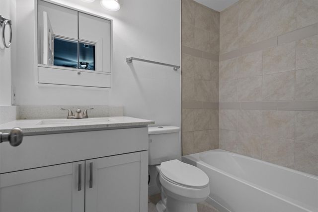 6409 Burns ST 304, Austin, TX 78752