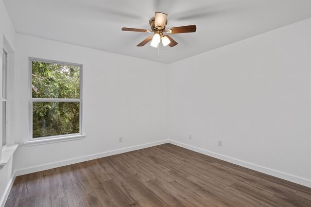 6409 Burns ST 304, Austin, TX 78752