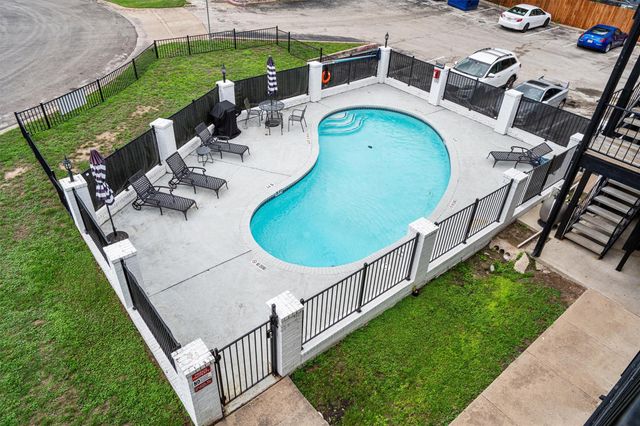 6409 Burns ST 304, Austin, TX 78752