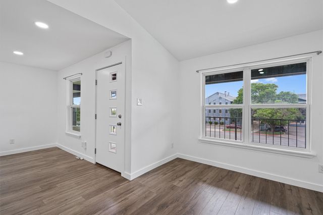 6409 Burns ST 304, Austin, TX 78752