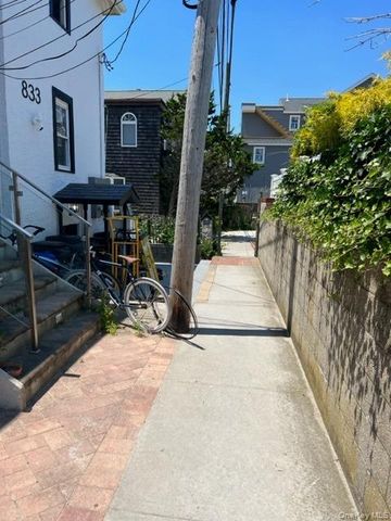 833 oceanfront 1N, Long Beach, NY 11561