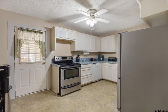 803 W Noble, Troup, TX 75789