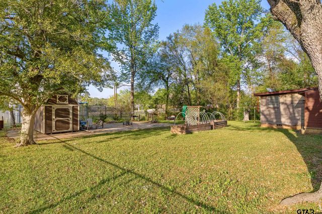 803 W Noble, Troup, TX 75789