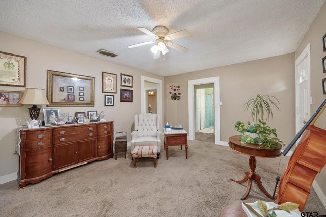 803 W Noble, Troup, TX 75789