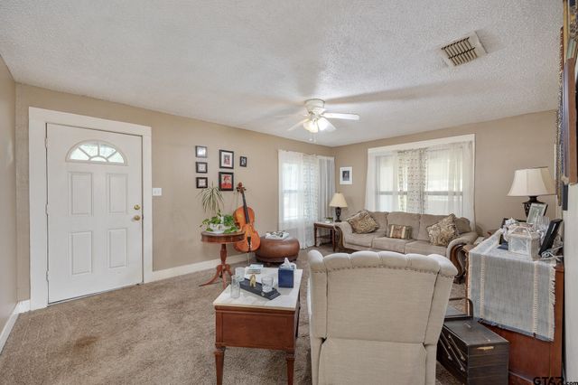 803 W Noble, Troup, TX 75789