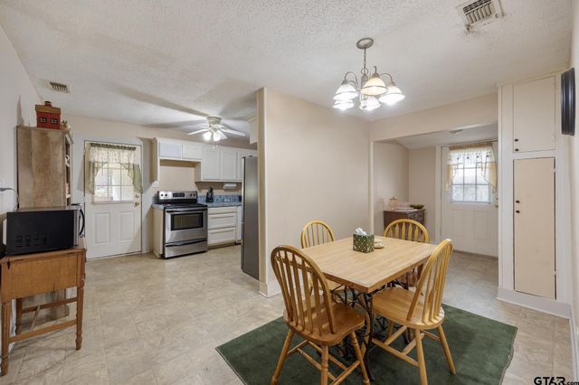 803 W Noble, Troup, TX 75789