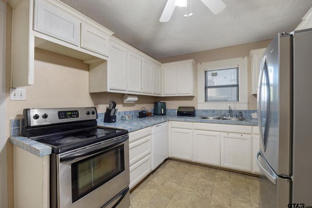 803 W Noble, Troup, TX 75789