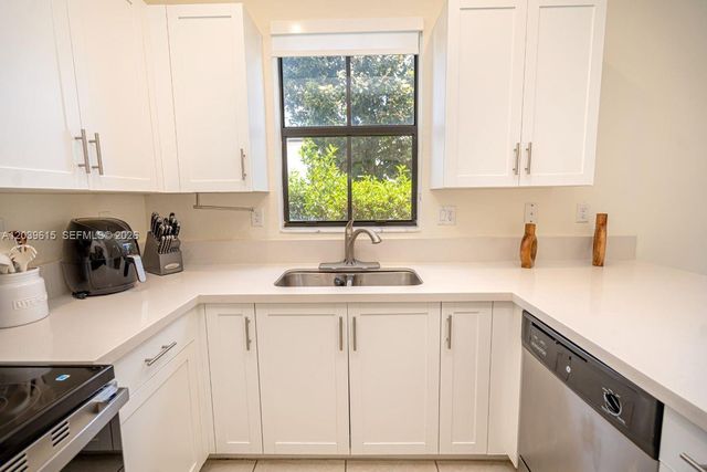 11064 W 33rd Way, Hialeah, FL 33018
