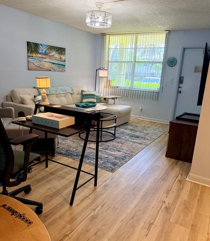 2400 NE 10th Street 106, Pompano Beach, FL 33062