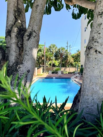 2400 NE 10th Street 106, Pompano Beach, FL 33062