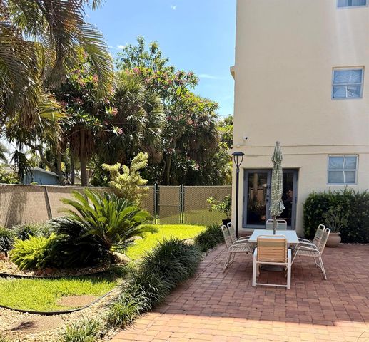 2400 NE 10th Street 106, Pompano Beach, FL 33062