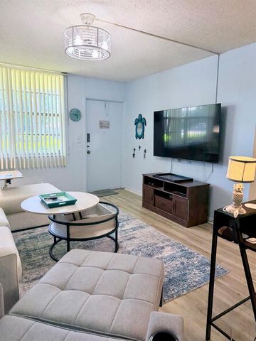 2400 NE 10th Street 106, Pompano Beach, FL 33062
