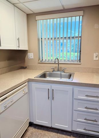 2400 NE 10th Street 106, Pompano Beach, FL 33062