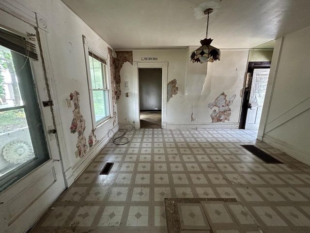 1108 6th Street, Beloit, WI 53511