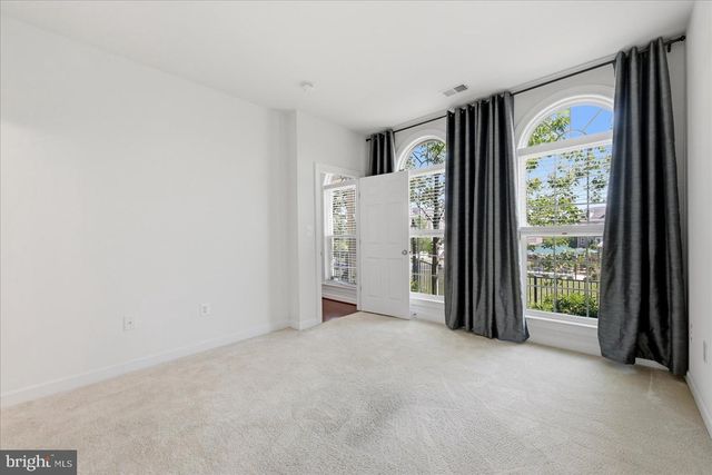 1626 LISMORE TER NE, Leesburg, VA 20176