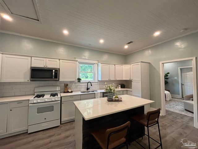 1118 W Belmont St, Pensacola, FL 32501