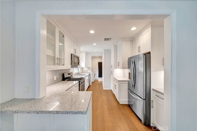 4833 Longridge, Sherman Oaks, CA 91423
