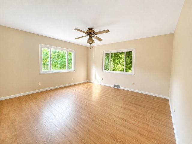 2133 Lower Terrace Rd, New Kensington, PA 15068