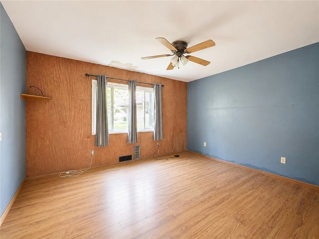 2133 Lower Terrace Rd, New Kensington, PA 15068