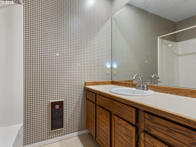 7908 Ne LOOWIT Loop 50, Vancouver, WA 98662