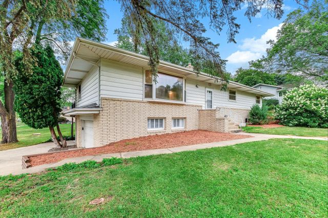 1035 Cannon Avenue, Shoreview, MN 55126