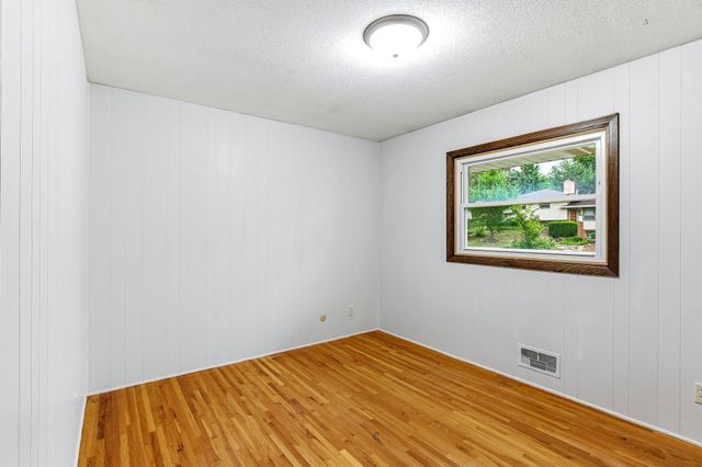 1035 Cannon Avenue, Shoreview, MN 55126