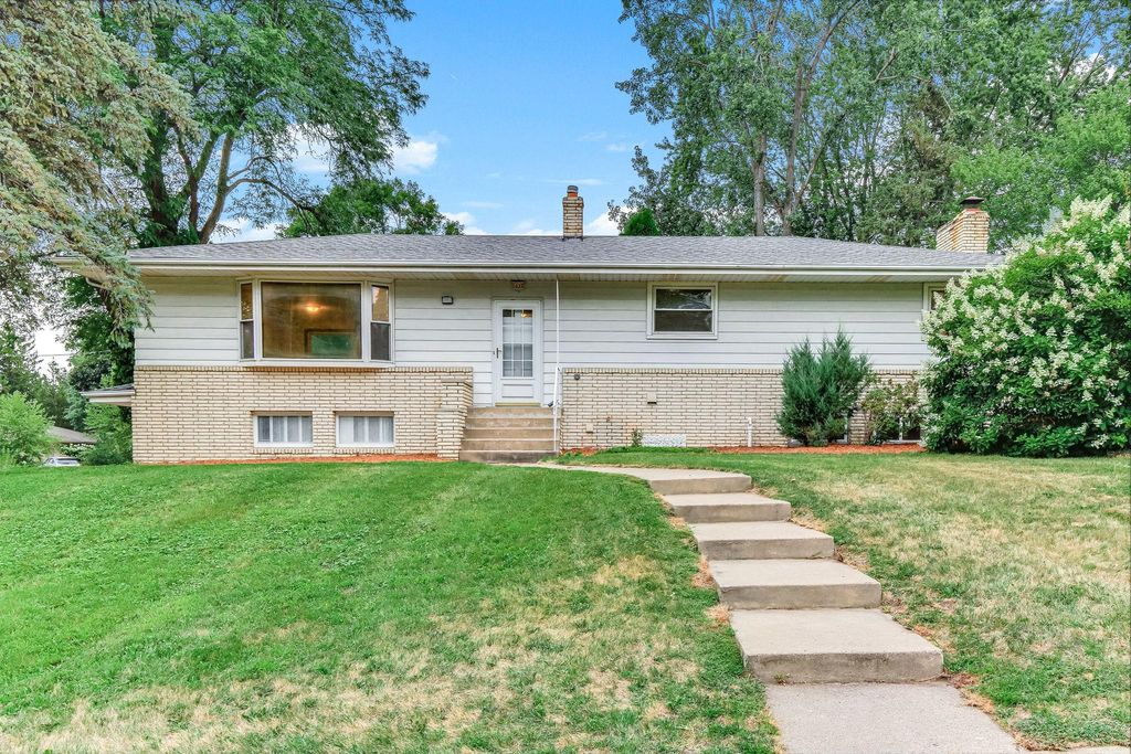 1035 Cannon Avenue, Shoreview, MN 55126 — photo 2