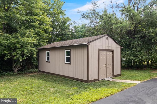 10555 PRINCE CHARLES DR, La Plata, MD 20646