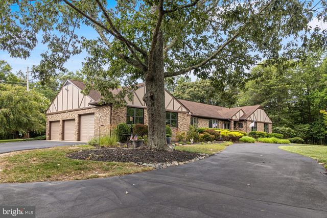 10555 PRINCE CHARLES DR, La Plata, MD 20646