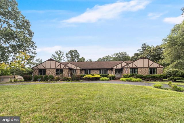 10555 PRINCE CHARLES DR, La Plata, MD 20646