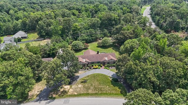 10555 PRINCE CHARLES DR, La Plata, MD 20646