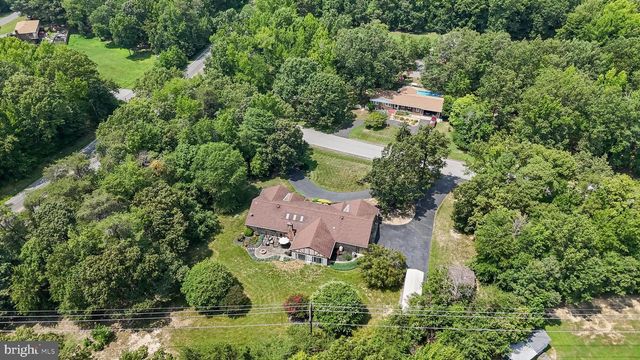 10555 PRINCE CHARLES DR, La Plata, MD 20646