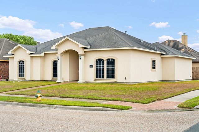 6901 King George Pl, Corpus Christi, TX 78414