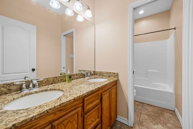 6901 King George Pl, Corpus Christi, TX 78414