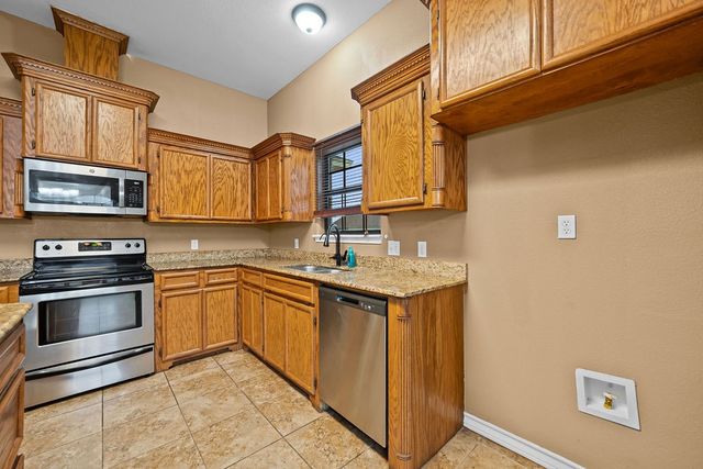 6901 King George Pl, Corpus Christi, TX 78414