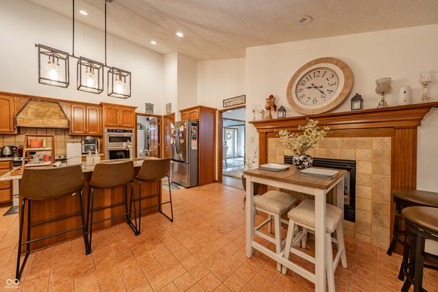 1517 Cherry Tree Road, Avon, IN 46123