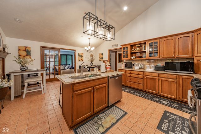 1517 Cherry Tree Road, Avon, IN 46123