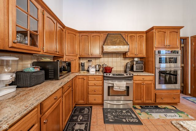 1517 Cherry Tree Road, Avon, IN 46123