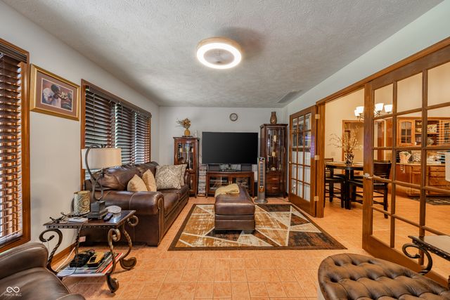 1517 Cherry Tree Road, Avon, IN 46123