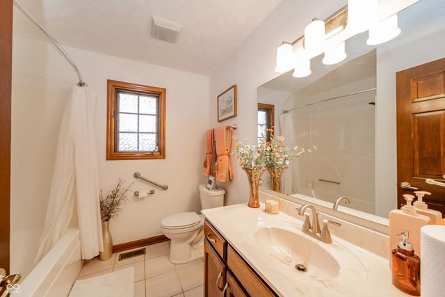 1517 Cherry Tree Road, Avon, IN 46123