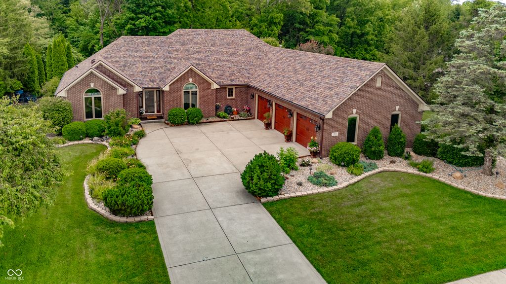 1517 Cherry Tree Road, Avon, IN 46123