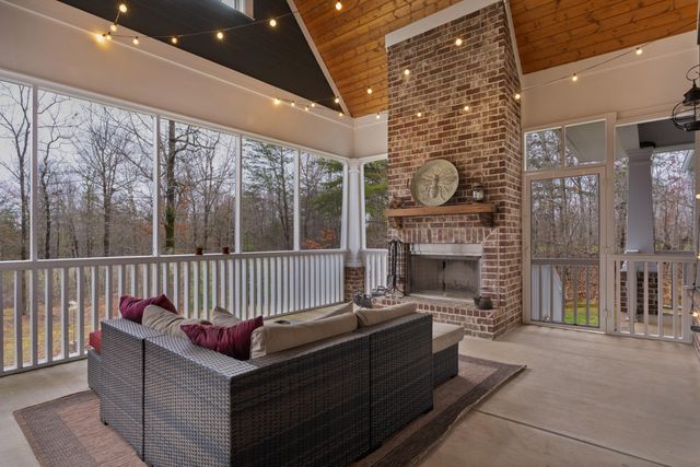 1977 Sitton Mills Place, Signal Mountain, TN 37377