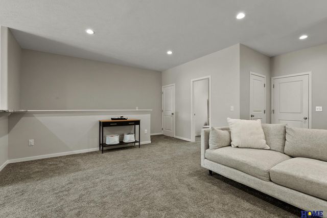 10277 Wayborough Lane, Lincoln, NE 68527